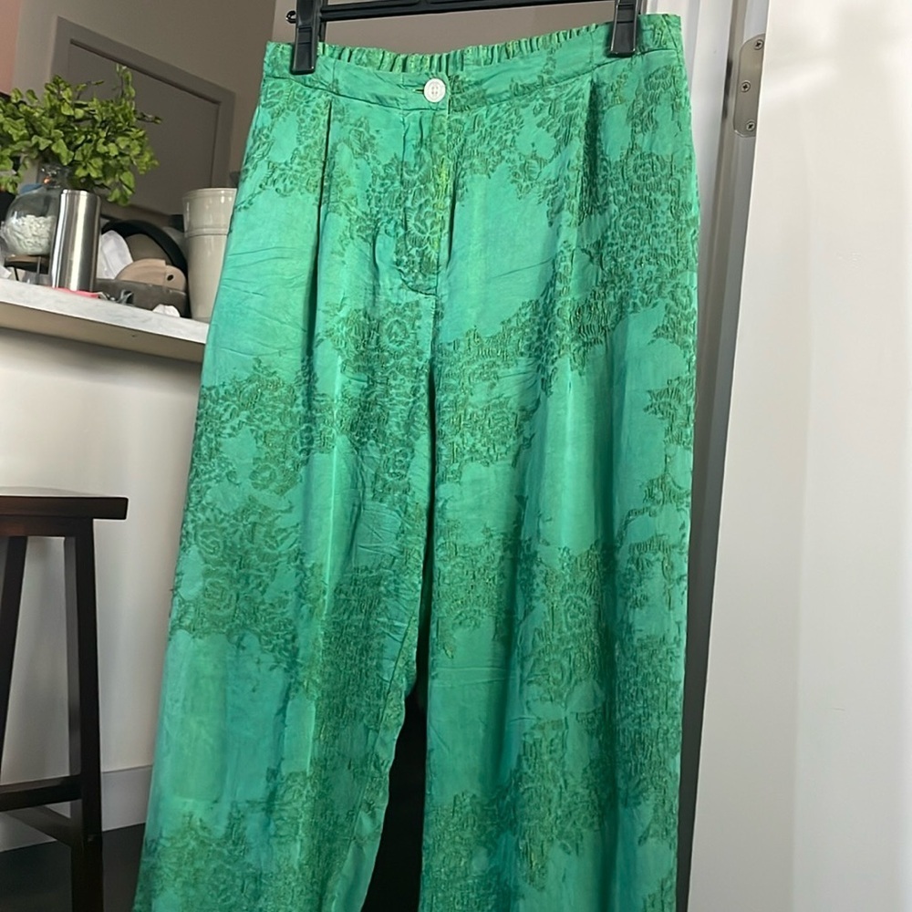 🍃Stunning Raquel Allegra green jacquard high waist pleated pants